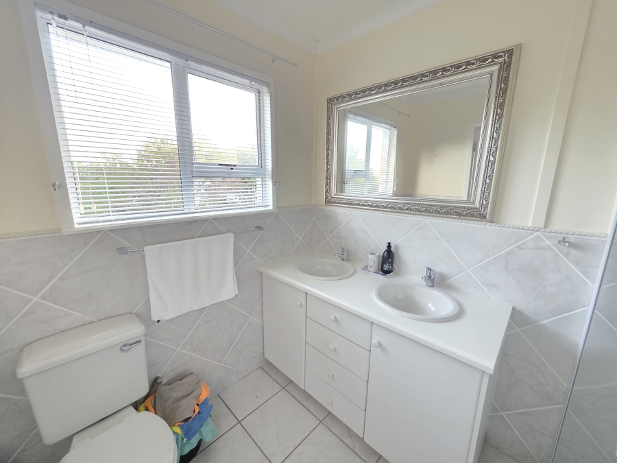 4 Bedroom Property for Sale in Bergsig Western Cape